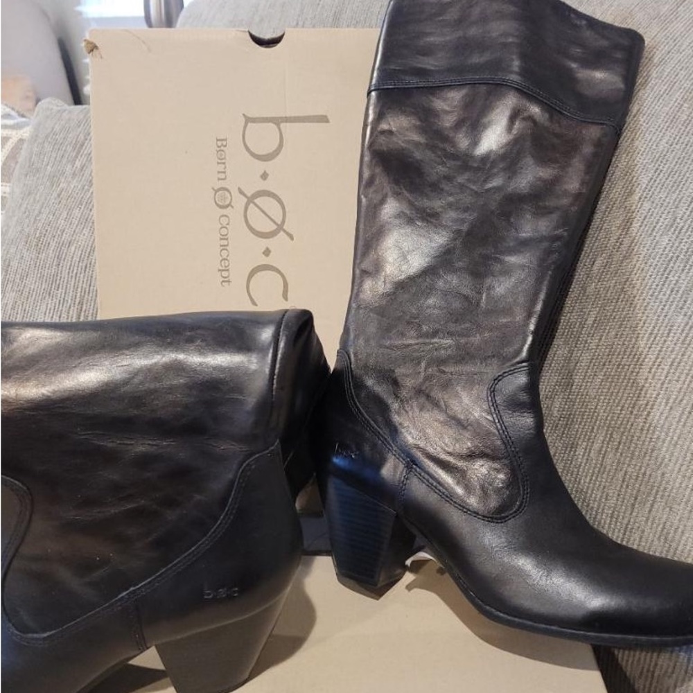 Brand new - Size 11 womens boots